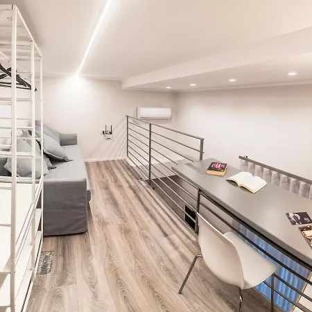 Apartamento Three Toledo Nápoles