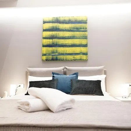 Three Toledo * Nápoles