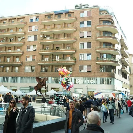 Three Toledo * Nápoles