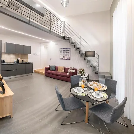 Three Toledo Apartman